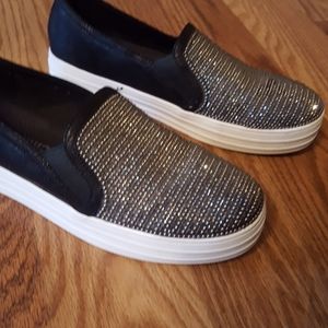 Skecher street shoes memory foam size 9.5